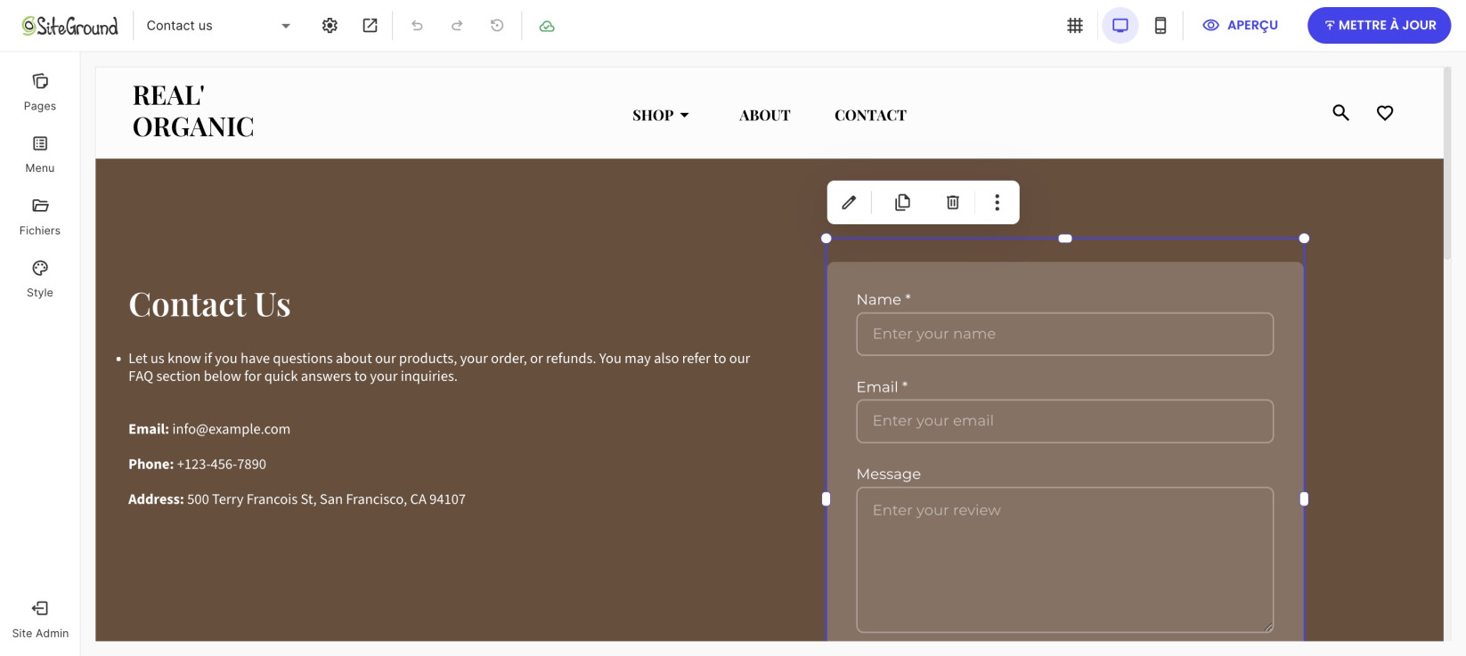 Formulaire de contact sélectionné dans le canevas du Site Builder avec la barre d'édition (modifier, copier, supprimer, etc.).