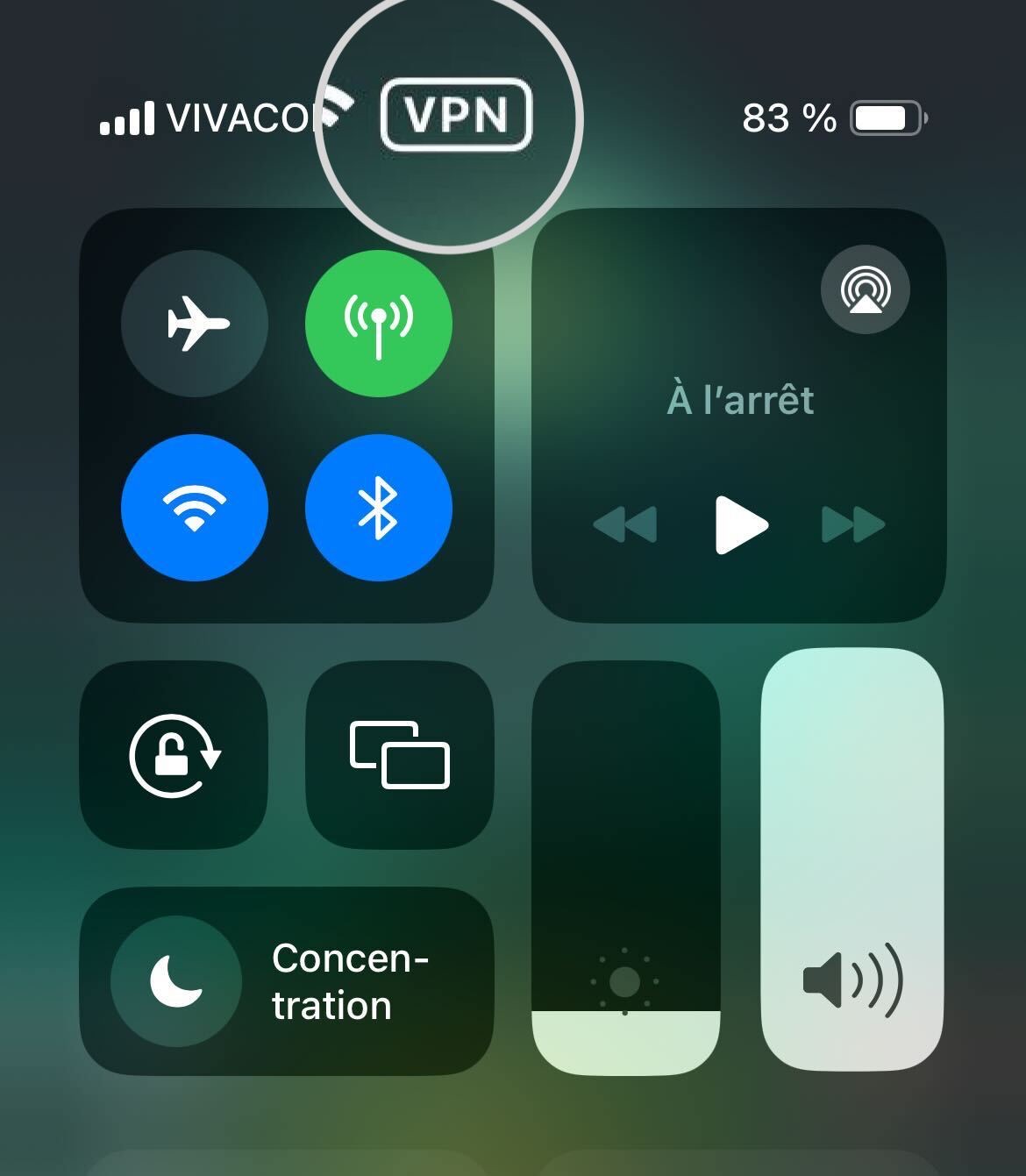 Capture d'écran montrant qu'il existe un service VPN actif sur iPhone